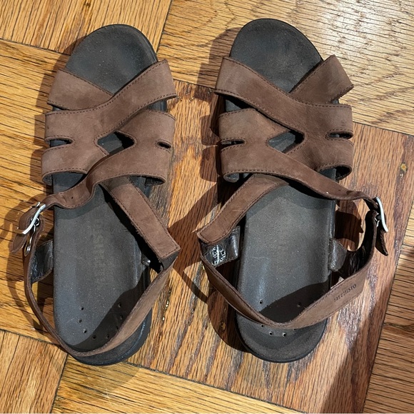 Mephisto Shoes - Mephisto Leather Strappy Comfort Sandals, size 39 / US 8.5-9.  EUC